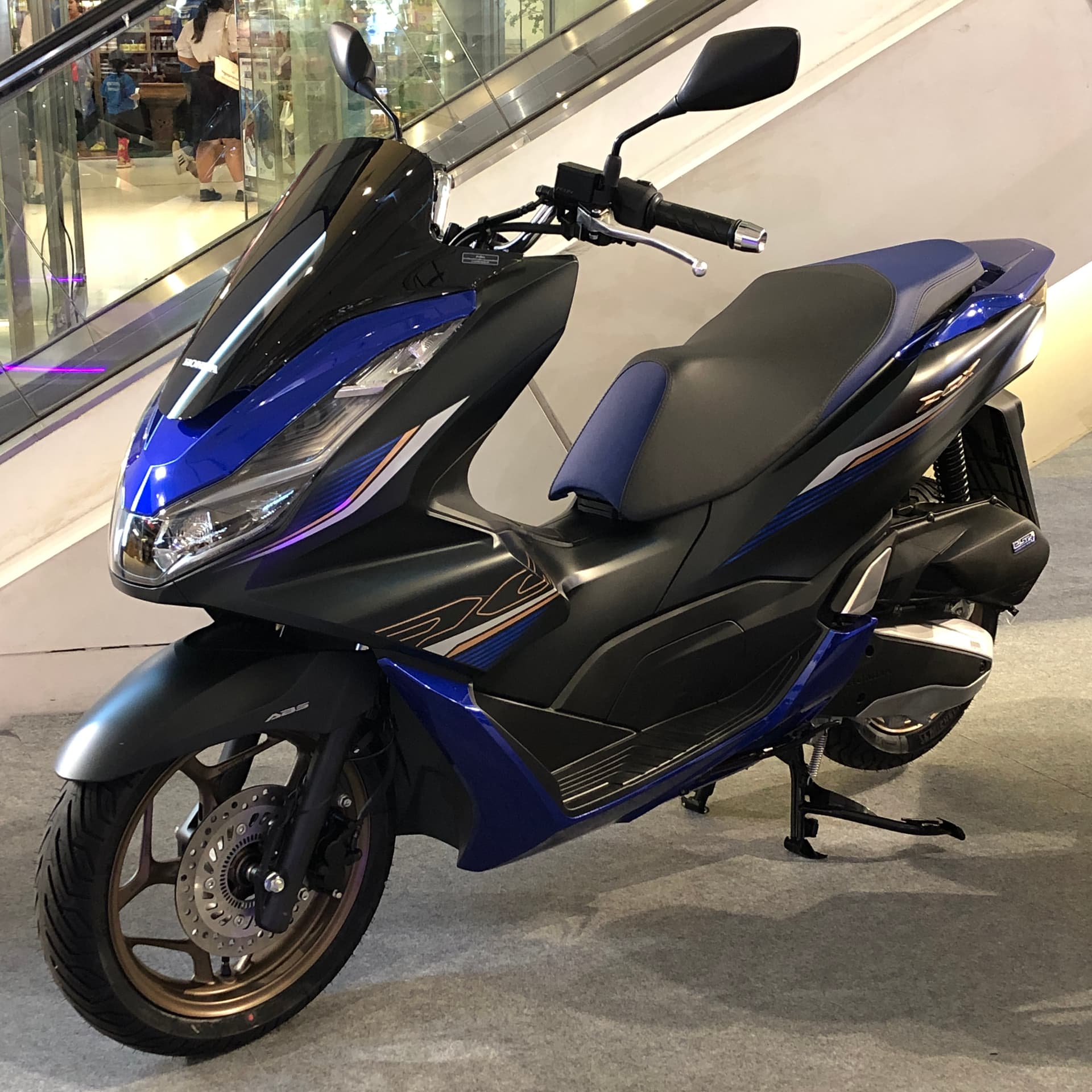 Honda PCX 160 — สกู๊ตเตอร์คมนาคมในเมืองร้อน
